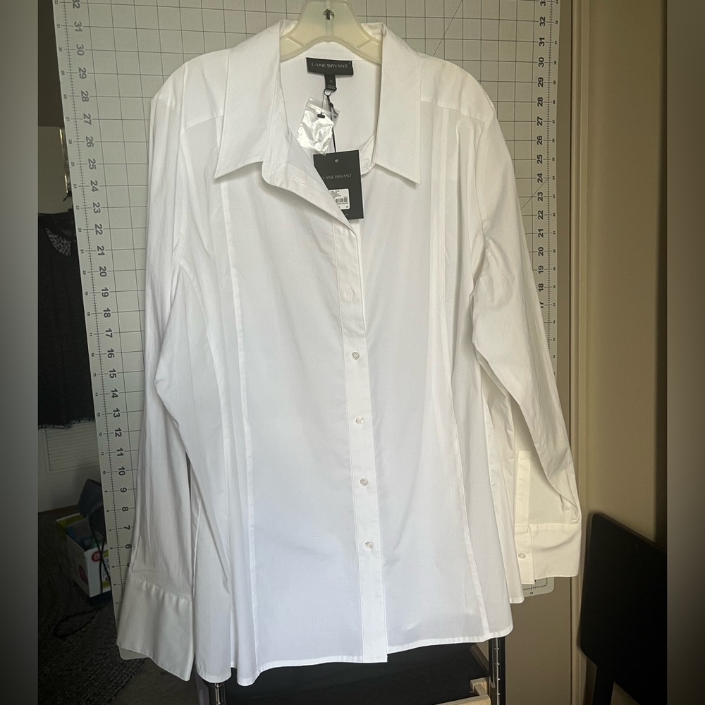 New Lane Bryant size 22 button up shirt with hidden button